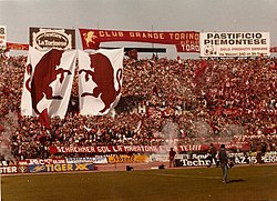 250px-Torino_-_Stadio_Comunale_-_Curva_Maratona_-_Anni_'80