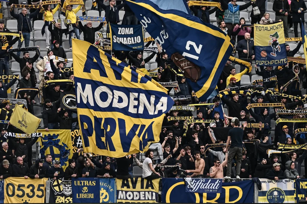 Tifosi-modena-a-spezia