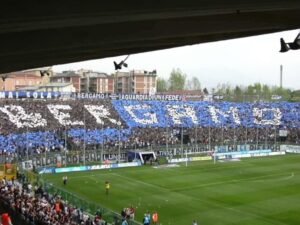 Atalanta-tifosi-coreografia-2